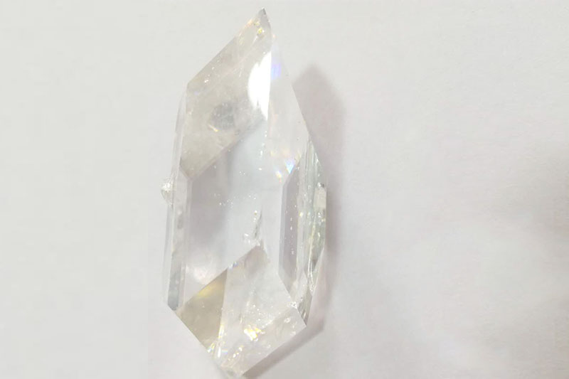 BIBO кристалл үзенчәлекле рәсем